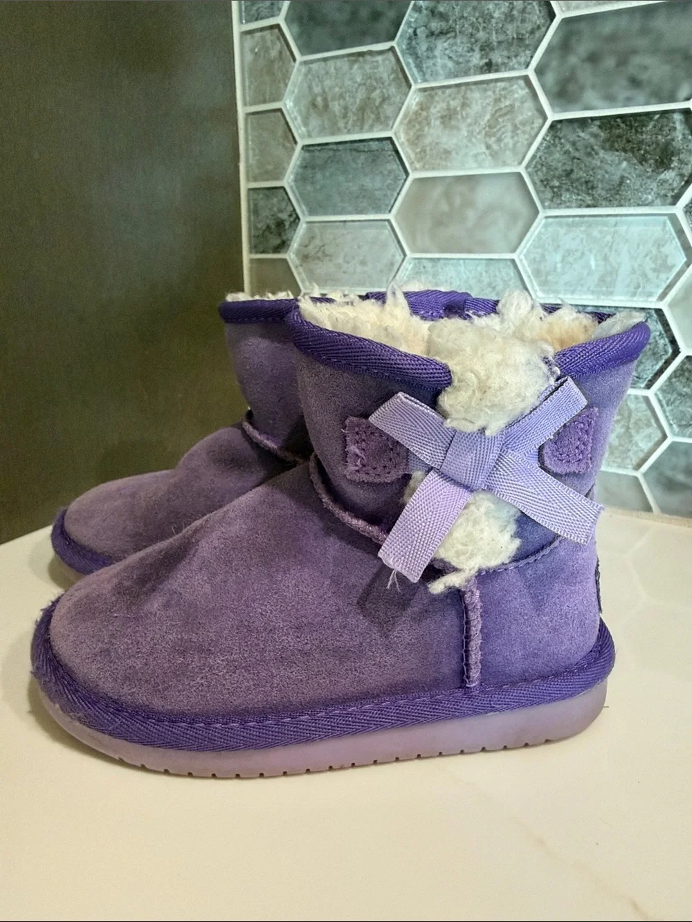 Koolaburra by UGG Victoria Mini Girls Toddler Boot - size 8